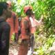 Masyarakat bersama Basarnas, TNI dan Polri terus melakukan pencarian Fakhruddin, 58, warga Tanobato hilang misterius di hutan perbukitan Adianbatang. Medannya sangat curam, terjal. Waspada.id/dok