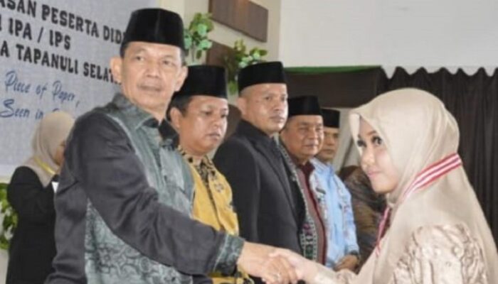 Syahrul Pasaribu Apresiasi MAN IC Tapsel, Masuk 15 SMA Terbaik Sumut