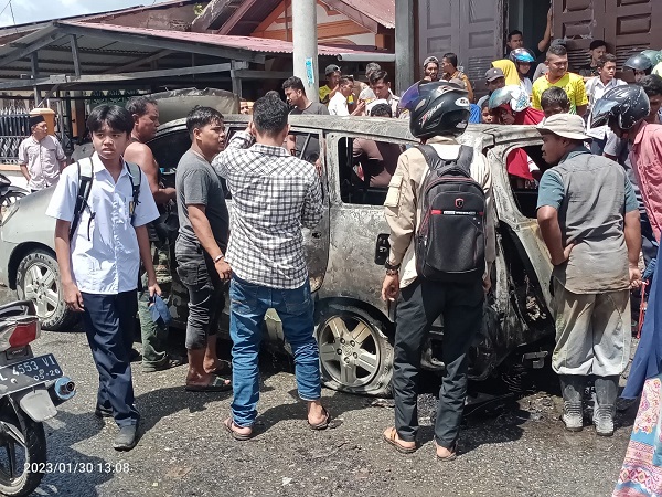 Innova Hangus Terbakar Di Nagan Innova Hangus Terbakar Di Nagan
