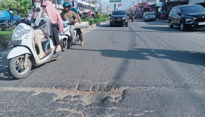 Banyak Lubang Maut Di Jalinsum Ancam Keselamatan Jiwa