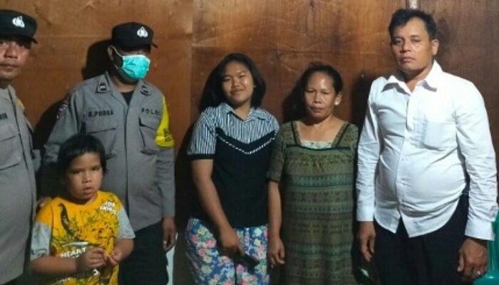 Polsek Siantar Barat Bantu Anak Tersesat Kembali Ke Keluarganya