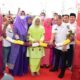 KETUA Dekranasda Provinsi Sumut Ny. Nawal Lubis bersama Bupati Batubara Ir. H. Zahir, M.AP., dan Ketua Dekranasda Ny. Hj. Maya Indriasari Zahir pada peresmian gedung Dekranasda Batubara. Waspada/Iwan Has