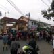 Terlihat warga yang mengatas namakan kelompok tani Mekar Jaya unjuk rasa ke Polres Binjai(Waspada/Nazelian Tanjung).