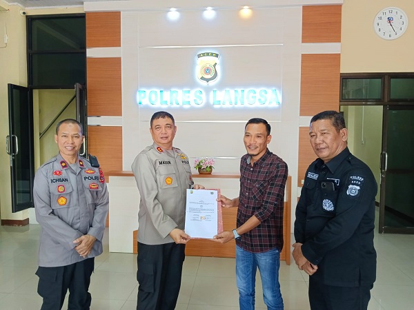 PWI dan Polres Langsa Kerjasama Bidang Pelayanan Informasi Publik, di Mapolres setempat, Selasa (24/1). Waspada/Munawar