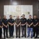 Kajari Deliserdang Dr. Jabal Nur berfoto bersama dengan Pengurus dan Panitia HPN PWI Deliserdang. (Waspada/ist).