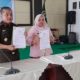 Penandatanganan MoU Dinas PUPR Elpi Yanti Harahap dengan Kejari Madina Novan Hadian ,SH, MH. Waspada/Ali Anhar Harahap.