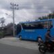 Bus Sekolah sebagai transportasi pelajar di Kecamatan Singkil yang kini berhenti beroperasi. WASPADA/AriefH