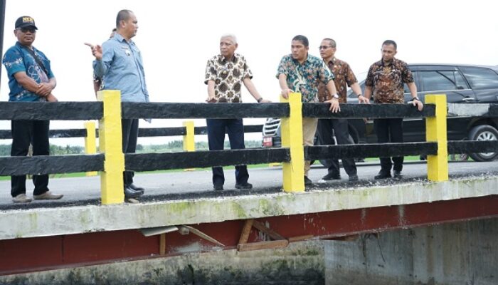 Bupati Surya Harapkan Infrastruktur Kuat