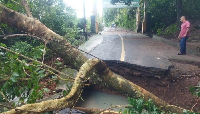 Sabang Diguyur Hujan, Jalan Menuju KM Nol Putus