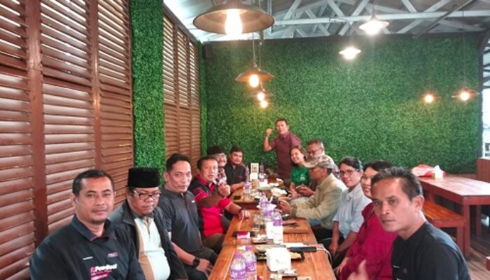 Jurnalis Toba Bersama Tim Media Relation TPL Bahas Pemanfaatan Daun Eucaliyptus