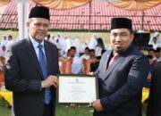 Pj Bupati Aceh Besar Terima Penghargaan Dari Kemenag RI