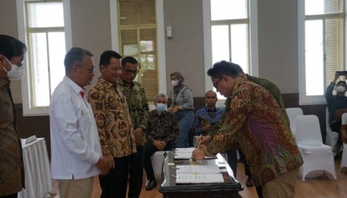 Pj Gubernur Aceh Dan Menteri ESDM Saksi Penandatanganan KKS Migas