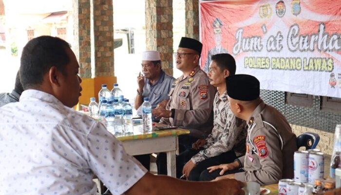 Kapolres Palas Curhat Bersama Warga Desa Janjimatogu