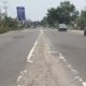 TANPA PEMBATAS - Salah satu ruas jalan yang berada di kawasan Tanjungmorawa Lubuk Pakam terlihat tanpa ada pembatas, sehingga dikhawatirkan terjadi kecelakaan lalu lintas. Waspada/Ist