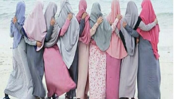 <strong>Kewajiban Berhijab</strong>