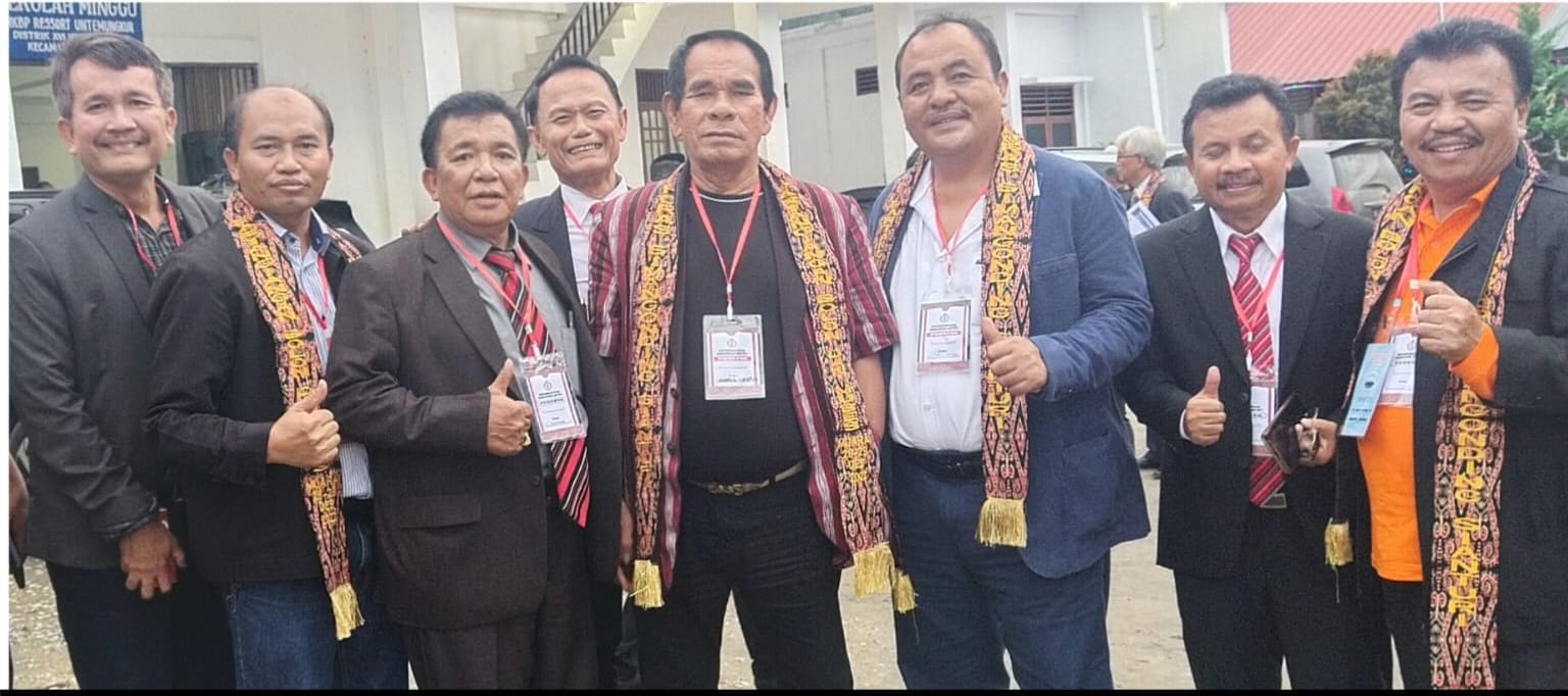 SAMSUL Sianturi SH terpilih secara aklamasi sebagai Ketua Umum DPP Sianturi-Simangonding Indonesia periode 2022-2026 pada musyawarah besar (Mubes) Sianturi-Simangonding yang dilaksanakan pada Rabu (28/12) lalu di Unte Mungkur, Kecamatan Muara Kabupaten Tapanuli Utara. Waspada/Ist