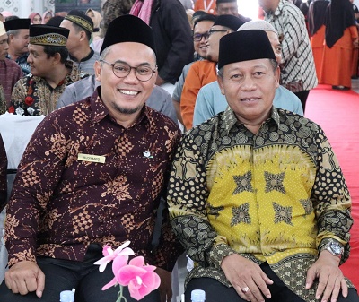 TOKOH Tanjungbalai Rudiyanto Simangunsong, S.Pd bersama Wali Kota Tanjungbalai H.Waris Tholib, MM. Waspada/ist