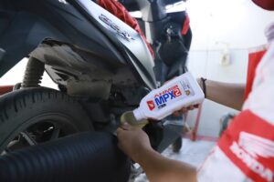 AHM Luncurkan Pelumas Skutik Honda Kemasan Baru