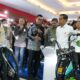 Presiden RI Joko Widodo saat membuka pameran otomotif tahunan The 30th Indonesia International Motor Show (IIMS) 2023 mengimbau seluruh stakeholder industri otomotif di Indonesia mulai melihat tren kendaraan listrik ini dan secara bertahap juga ikut mengembangkan kendaraan listrik.
