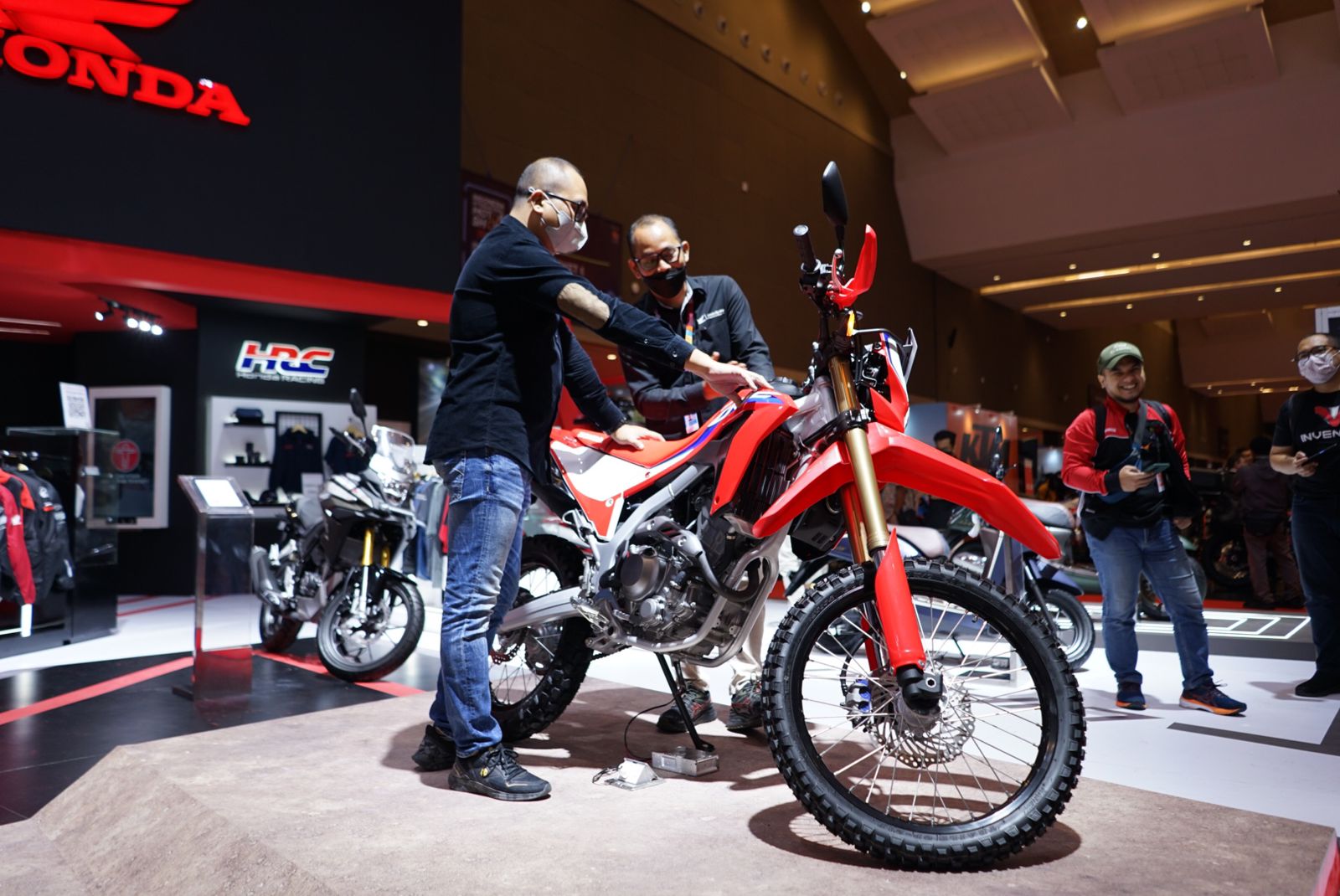 Puaskan Pecinta Offroad, Honda Pasarkan CRF250L Di Indonesia