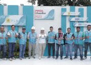 JAJARAN Manajer dan pegawai PLN foto bersama di sela kegiatan Pergelaran F1 Powerboat yang berlangsung di Balige pada 25 - 26 Februari 2023 berjalan dengan aman dan lancar.