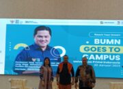 Rektor UNPRI Prof Dr Chrismis Novalinda Ginting M.Kes foto bersama Staf Khusus Menteri BUMN Arya Sinulingga di sela acara BUMN Goes To Campus di Kampus UNPRI, Selasa (31/1).