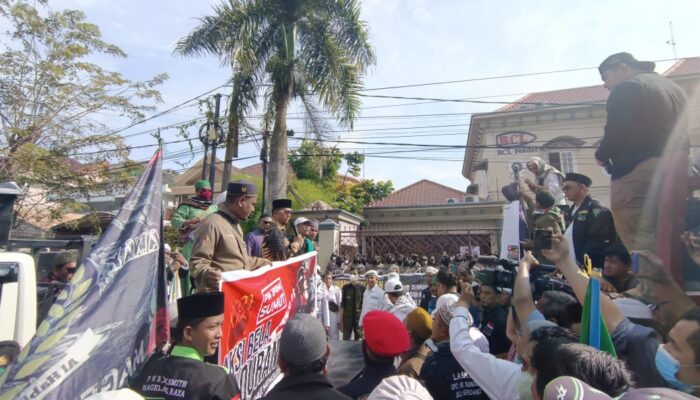 Kutuk Pembakaran Al Quran, Ribuan Umat Islam Kepung Konjen Denmark