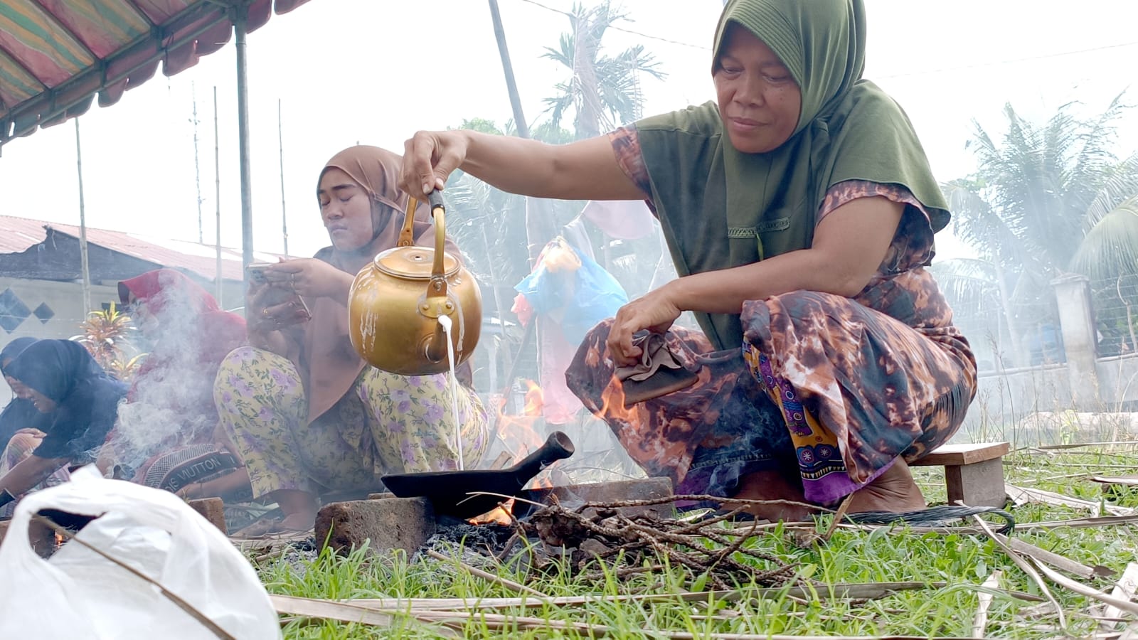 Teut Apam, Kebersamaan Warga Raya Paya Di Bulan Rajab