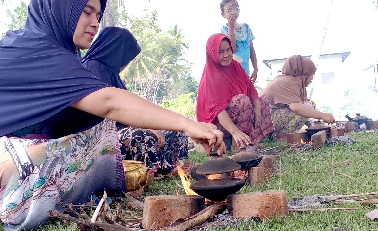 Teut Apam, Kebersamaan Warga Raya Paya Di Bulan Rajab