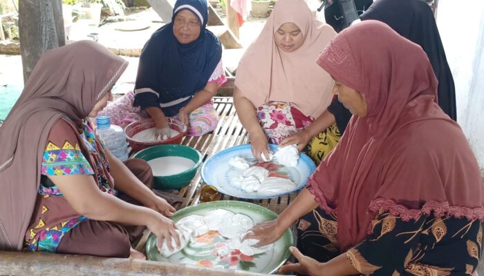 Teut Apam, Kebersamaan Warga Raya Paya Di Bulan Rajab