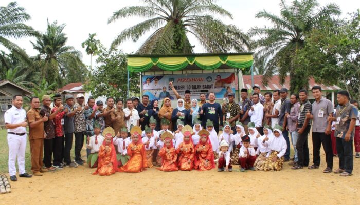 Bupati L. Batu Resmikan Sekolah Tertinggal, SDN 30