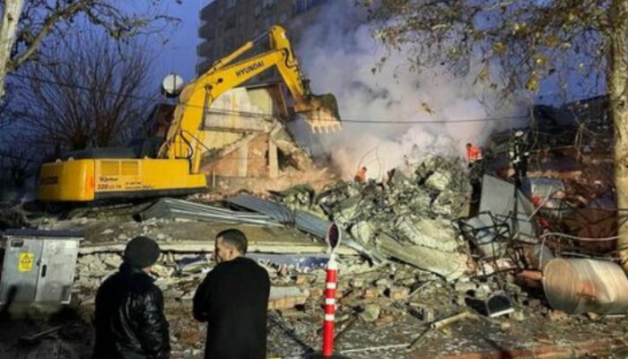 Gempa Dahsyat Terjang Turki, Ratusan Tewas, 3 WNI Luka