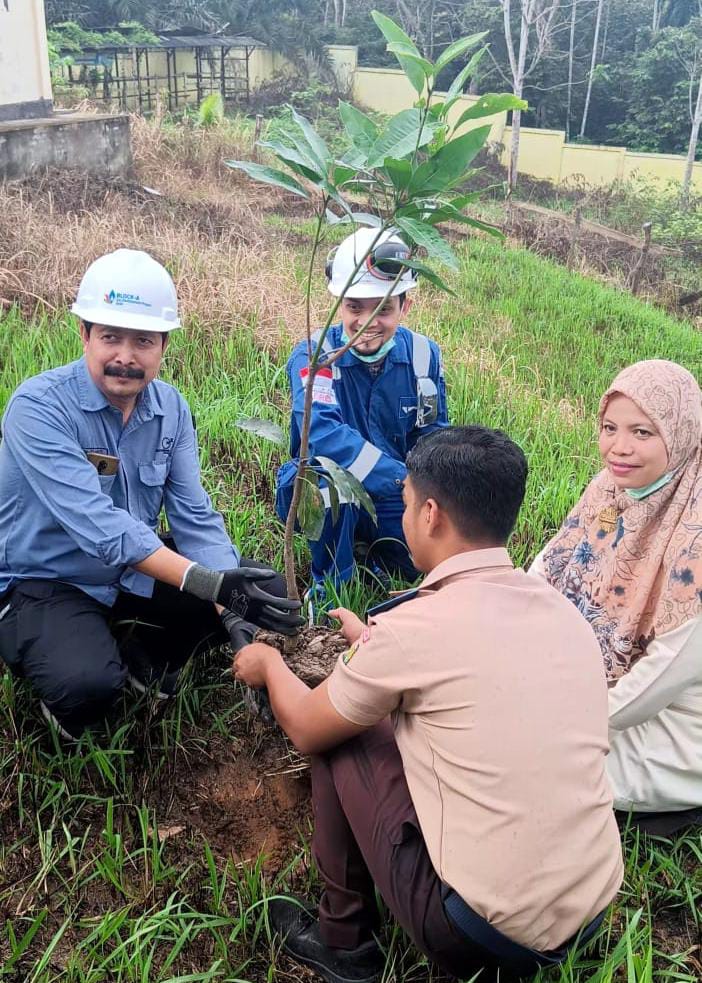 Medco Gandeng Siswa Tanam Pohon Unggulan