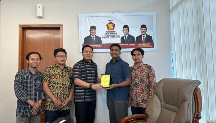 Ari Wibowo Terima Penghargaan Tokoh Inspirasi Sumut 2022