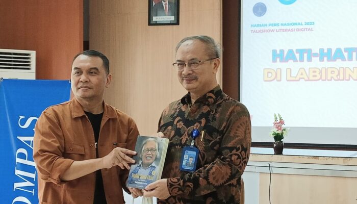 Talkshow Literasi Digital Fisipol UMA Hadirkan Redpel Kompas: Kepedulian Pada Misinformasi Masih Rendah