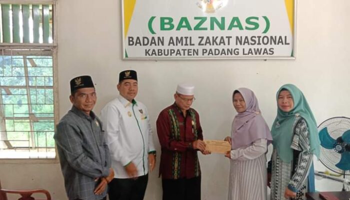 Dosen Dan Staf STAI BR Serahkan ZIS Profesi Ke BAZNAS Palas