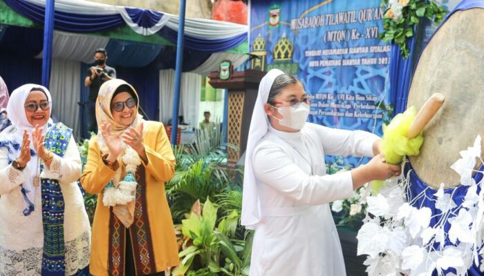 Suster FCJM Hadiri Pembukaan MTQ Siantar Sitalasari