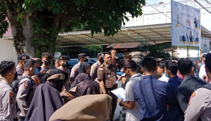Kejari Palas Diminta Tangkap Dan Adili Mantan Kades Tobing