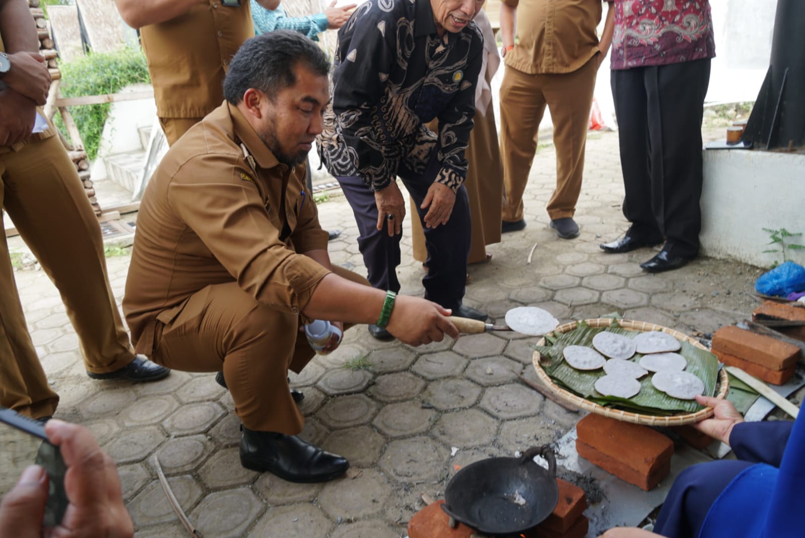 Tradisi "Toet Apam" Bulan Rajab Di Aceh Besar