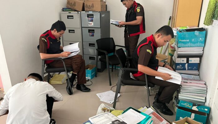 Kejari L.Batu Geledah Kantor Dinas Pendidikan Labura