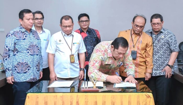 Wali Kota Sidempuan Teken Pakta Integritas Penyaluran DAU, DAK Dan DBH