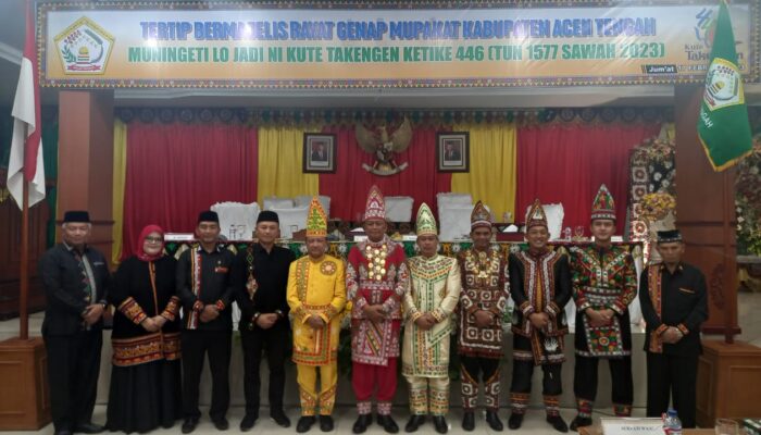 Sidang Paripurna Hari Jadi Kota Takengon, Pejabat Pakai Adat Kerawang Gayo