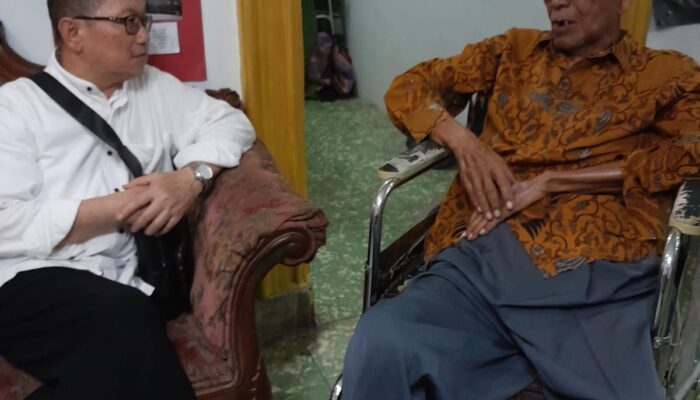 Muhammad TWH, Wartawan Pejuang Yang Jadi “Pustakawan”