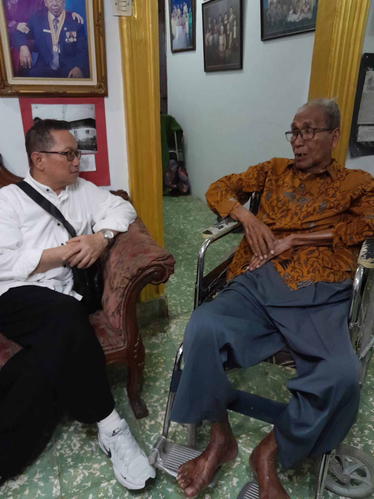 Muhammad TWH, Wartawan Pejuang Yang Jadi "Pustakawan"