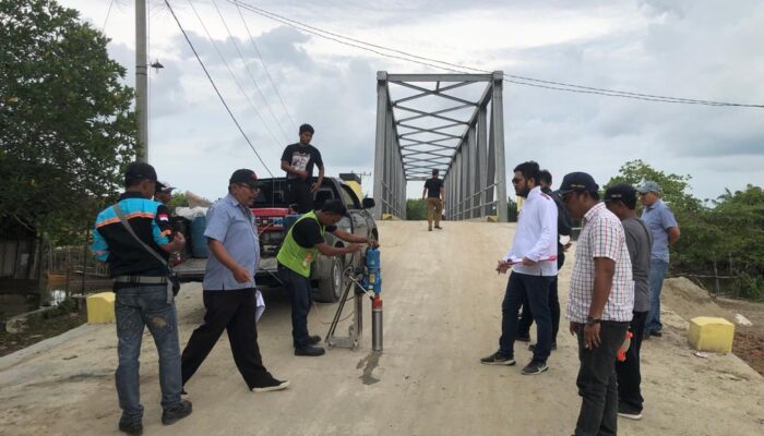 Pembangunan Jembatan Desa Pasar Rawa Selesai, Warga Kenduri Syukuran