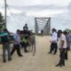 Pembangunan Jembatan Desa Pasar Rawa Selesai, Warga Kenduri Syukuran
