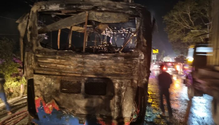 Usai Tabrak Scorpio, Bus Pariwisata Bawa 45 Siswa Terbakar, 1 Tewas