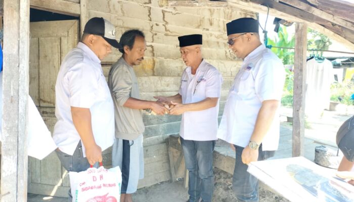 SMSI Madina Bagikan Sembako Dan Alquran 