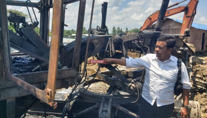 Dua Alat Berat Proyek Multiyears Terbakar