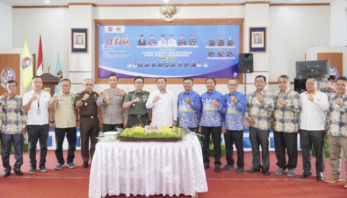 PWI DS Beri Puluhan Talih Asih Dan Sembako Kepada Yatim Piatu, Tunanetra Hingga Keluarga Wartawan